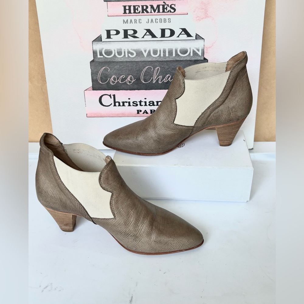 Cordani Leather Ankle Boots Wood Stacked Heel in Taupe EU Size 39.5 = US 8.5 - 9
